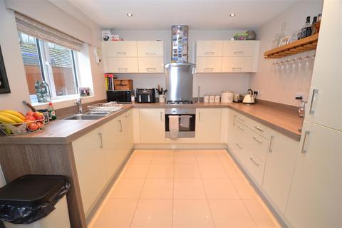 4 bedroom detached house for sale, Old Mill Dam Lane, Queensbury, Bradford