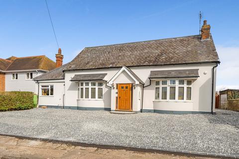 5 bedroom chalet for sale, Greenfield Road, Pulloxhill, MK45