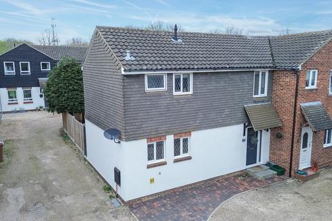 3 bedroom semi-detached house for sale, Clarence Close, Chelmsford CM2