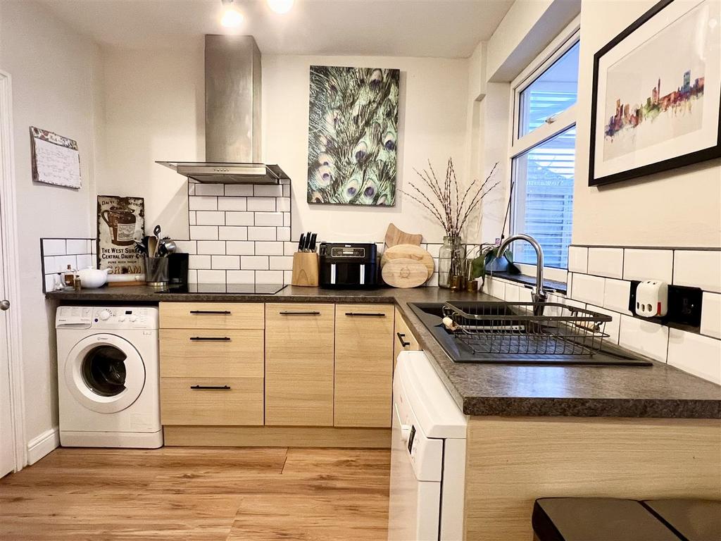 Windsor Road, Oldbury 3 bed detached house for sale £290,000