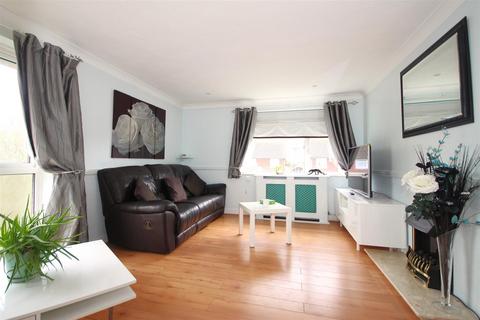 2 bedroom penthouse for sale, Manor Road, Upper Beeding, Steyning