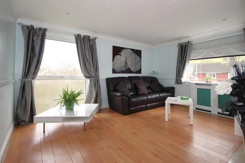 2 bedroom penthouse for sale, Manor Road, Upper Beeding, Steyning