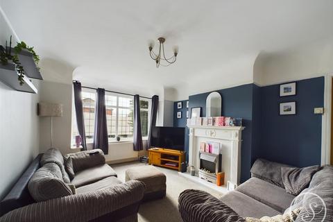 3 bedroom end of terrace house for sale - Sycamore Avenue, Halton, Leeds