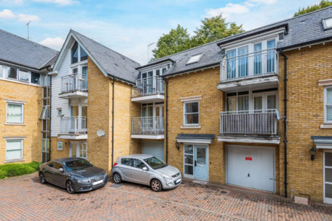 5 bedroom townhouse to rent, Bingley Court, Canterbury Centre CT1