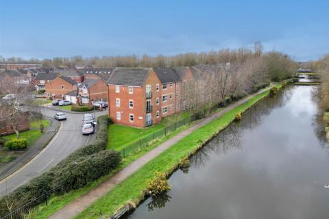 2 bedroom flat for sale - Waterview Park, Leigh