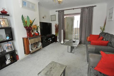 2 bedroom house for sale - Frobisher Crescent, Staines-Upon-Thames TW19