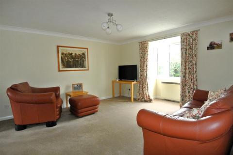 2 bedroom apartment for sale, Dukes Court, Brighton Road, Addlestone KT15