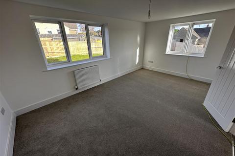 3 bedroom detached house for sale - Lady Coventry Road, Chippenham SN15