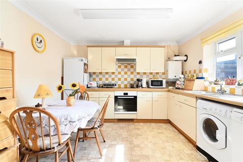7 Church Close, Upper Beeding, Steyning, BN44 3RW