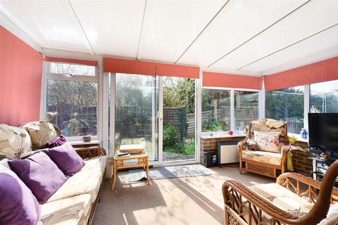 7 Church Close, Upper Beeding, Steyning, BN44 3RW