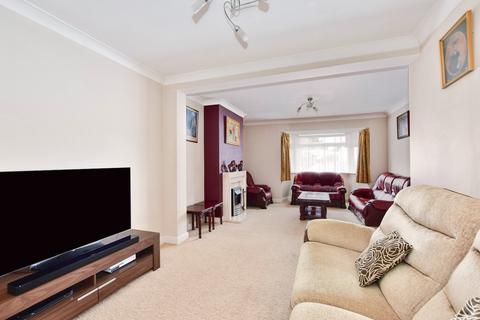 31 Cherry Avenue, Slough, SL3 7BT