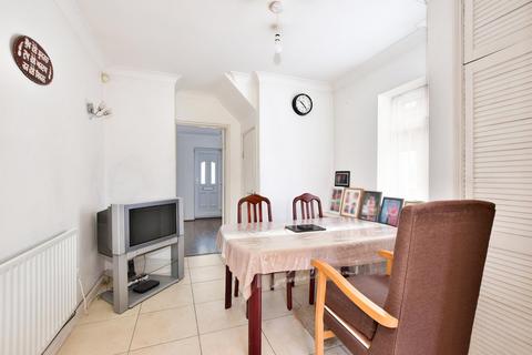 31 Cherry Avenue, Slough, SL3 7BT