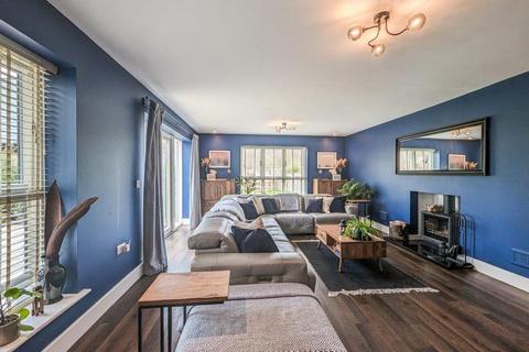 57 Lake Drive, Weldon, Corby, NN17 3FE