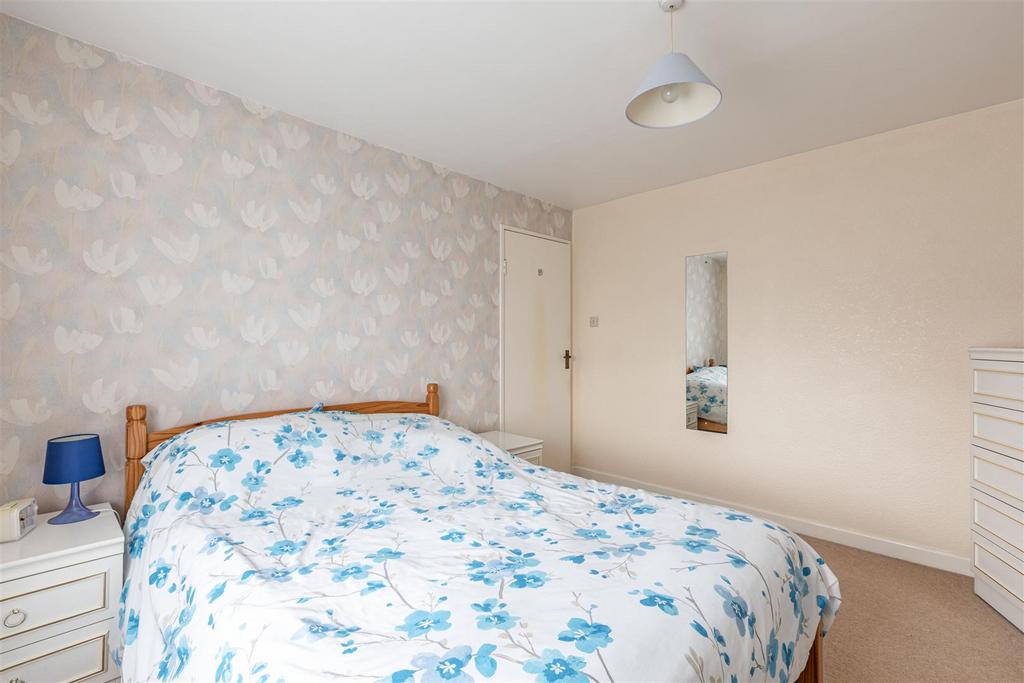 Master bedroom 2.jpg