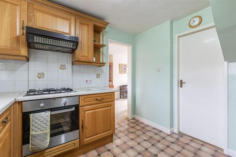 15 Gaveston Close, Byfleet, West Byfleet, KT14 7HE