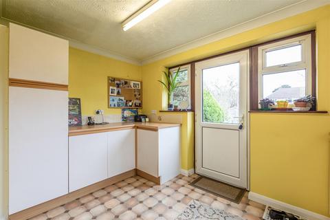 15 Gaveston Close, Byfleet, West Byfleet, KT14 7HE