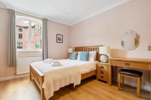 1 bedroom flat for sale, Castlegate, York