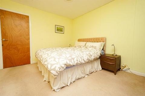 2 bedroom flat for sale, Royal Court, St. Helens Road, Hastings