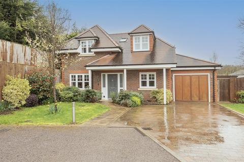 2 Ancaster Close, Harpenden, AL5 4FL