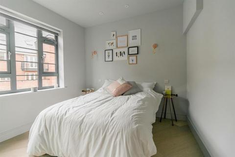 1 bedroom apartment to rent, Market Building, Brentford, TW8
