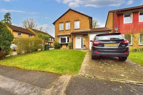 4 bedroom detached house for sale, Chepstow Close, Pound Hill RH10