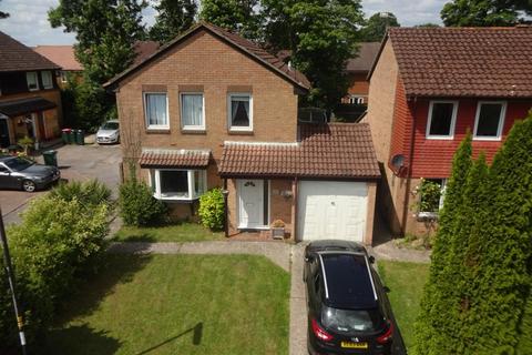 4 bedroom detached house for sale, Chepstow Close, Pound Hill RH10