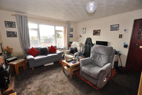 2 bedroom apartment for sale, Farm Road, Burton-On-Trent DE13