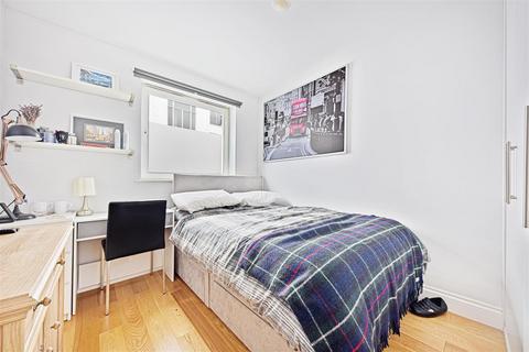 3 bedroom apartment to rent, Farringdon Road, London EC1M