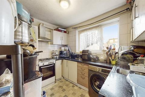 3 bedroom apartment for sale, Cowbridge Lane, Essex IG11