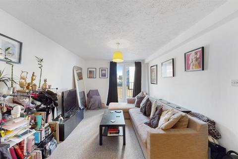 1 bedroom apartment to rent, Globe Road, London E2