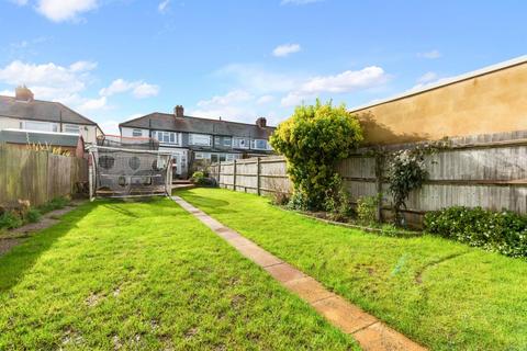 3 bedroom end of terrace house for sale, Marlow Drive, Cheam, Sutton