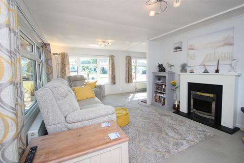 2 bedroom mobile home for sale, Folly Lane, Whippingham