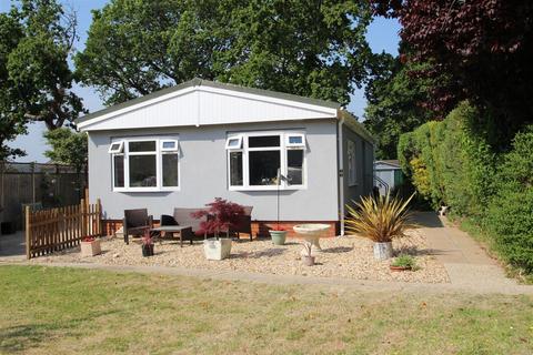 2 bedroom mobile home for sale, Folly Lane, Whippingham