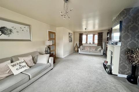 4 bedroom detached house for sale, Elm Gardens, Skelmanthorpe, Huddersfield HD8 9GL