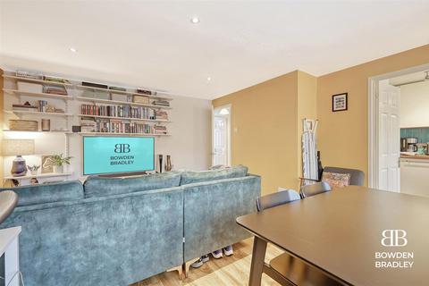 2 bedroom apartment for sale, Westbury Road, Walthamstow