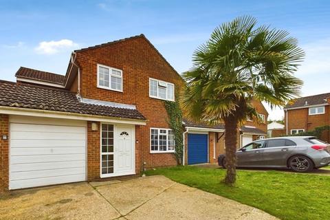 4 bedroom link detached house for sale, Mercury Gardens, Southampton SO31