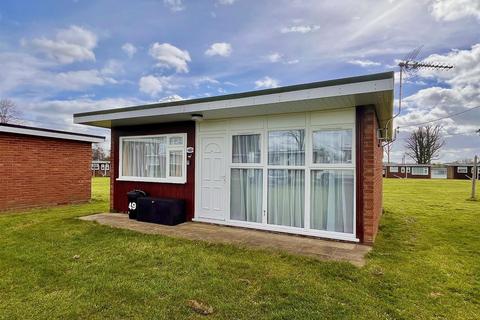 2 bedroom chalet for sale, Seadell Chalet Park, Beach Road, Hemsby