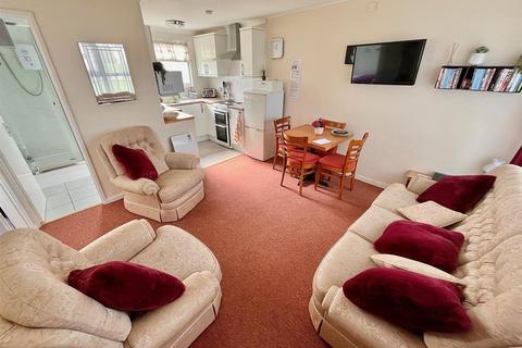 2 bedroom chalet for sale, Seadell Chalet Park, Beach Road, Hemsby