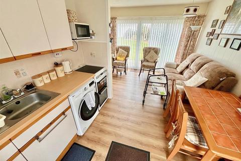 2 bedroom chalet for sale, Winterton Valley Estate, Edward Road, Winterton