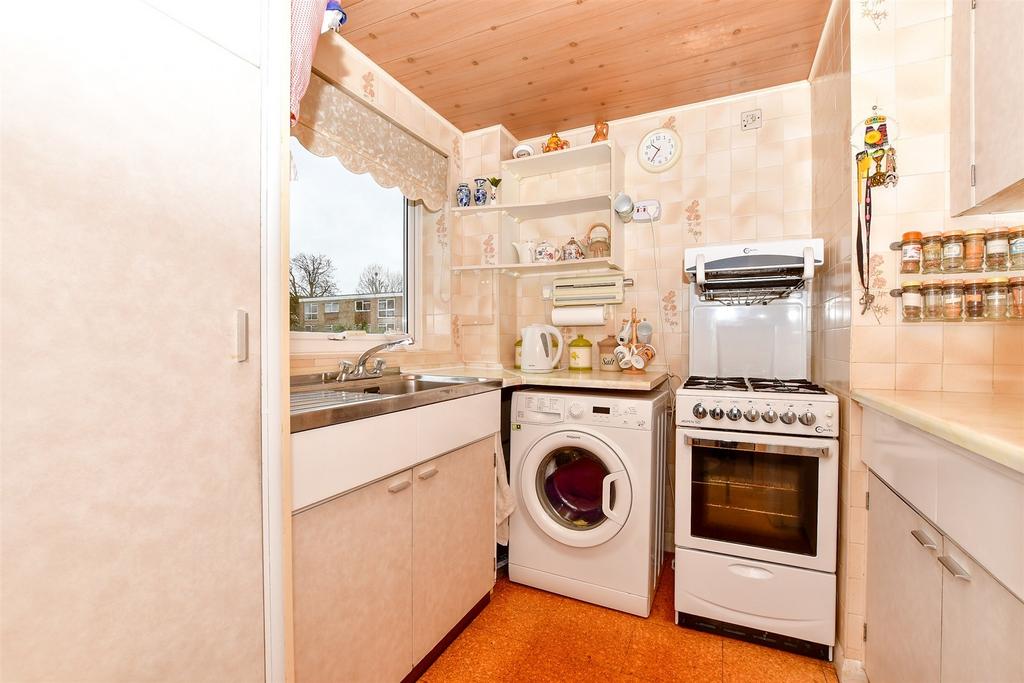 Upton Dene, Sutton, Surrey 2 bed for sale £260,000