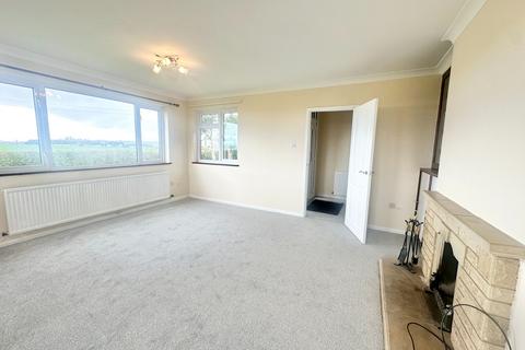 3 bedroom bungalow to rent, Flowers Leaze, Awre, Newnham