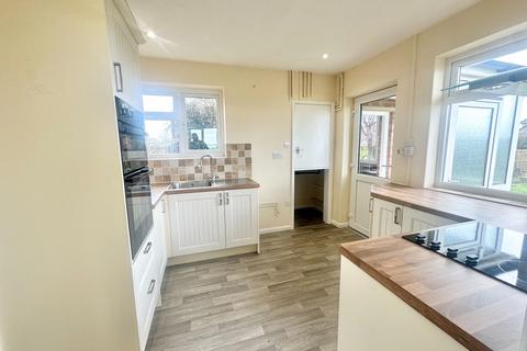 3 bedroom bungalow to rent, Flowers Leaze, Awre, Newnham