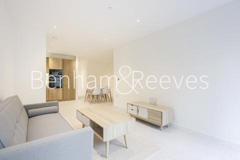 2 bedroom apartment to rent, Cendal Crescent, Silk District E1