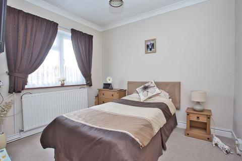 30 Bolton Road, Folkestone, CT19 5RX