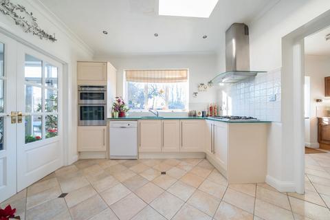 4 bedroom detached house for sale - The Drive, Ickenham, Middlesex