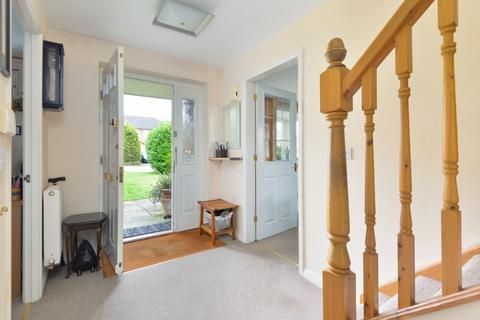 31 John Dutton Way, Kennington, Ashford, TN24 9PW