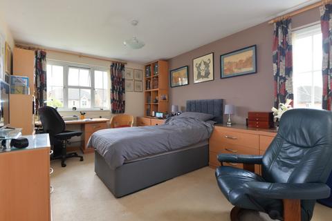 31 John Dutton Way, Kennington, Ashford, TN24 9PW