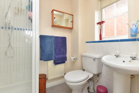 31 John Dutton Way, Kennington, Ashford, TN24 9PW
