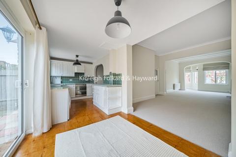 3 bedroom house to rent, Ribblesdale Road Furzedown SW16