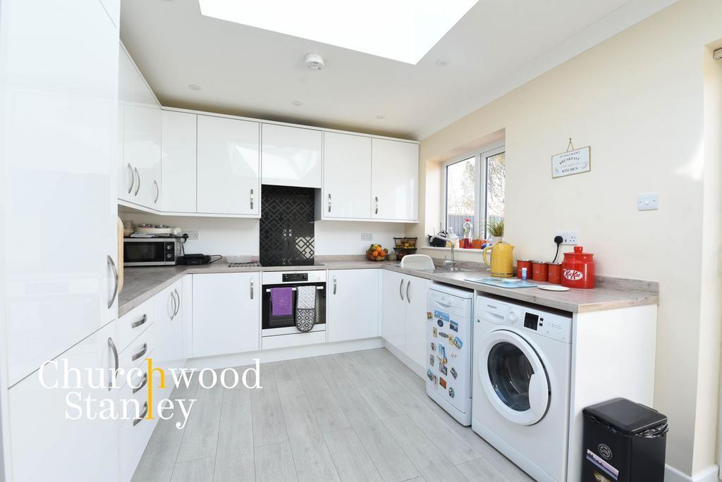 Cottage Grove, ClactonOnSea, CO16 3 bed semidetached bungalow for